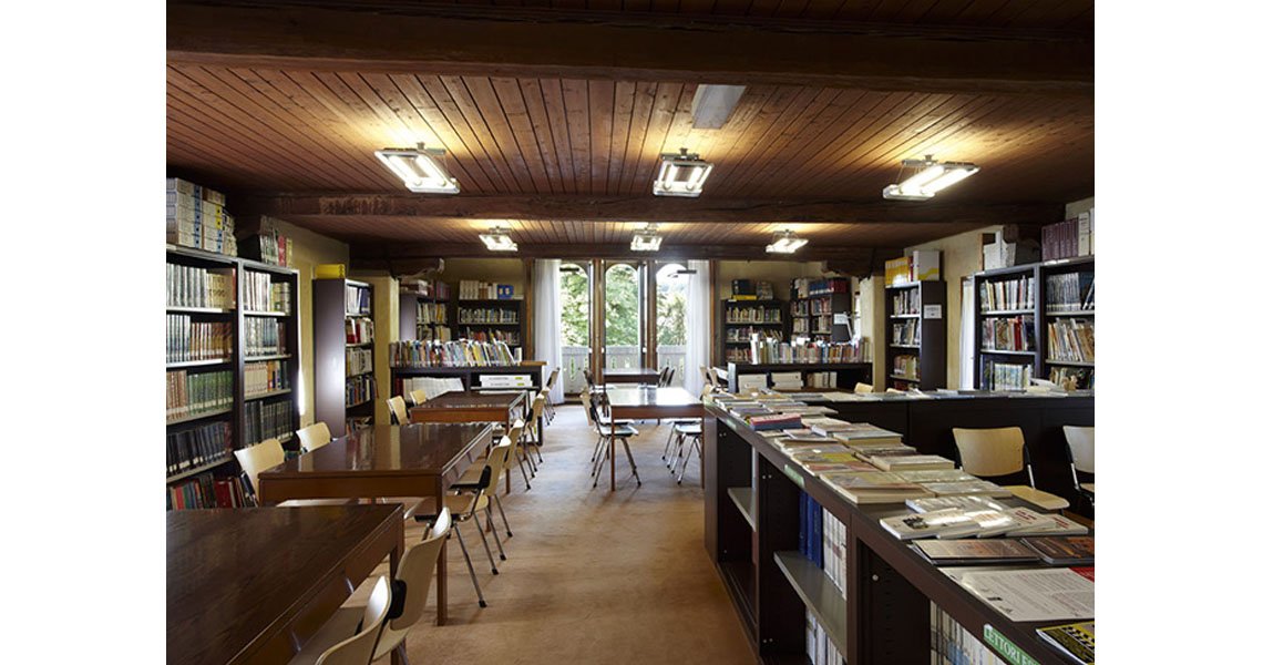 library-chairs-and-tables-f-school-classroom-furniture-img-05