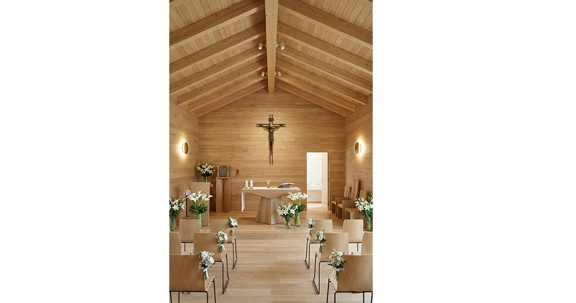 modern-design-cathedral-and-church-seating-solutions-img-21