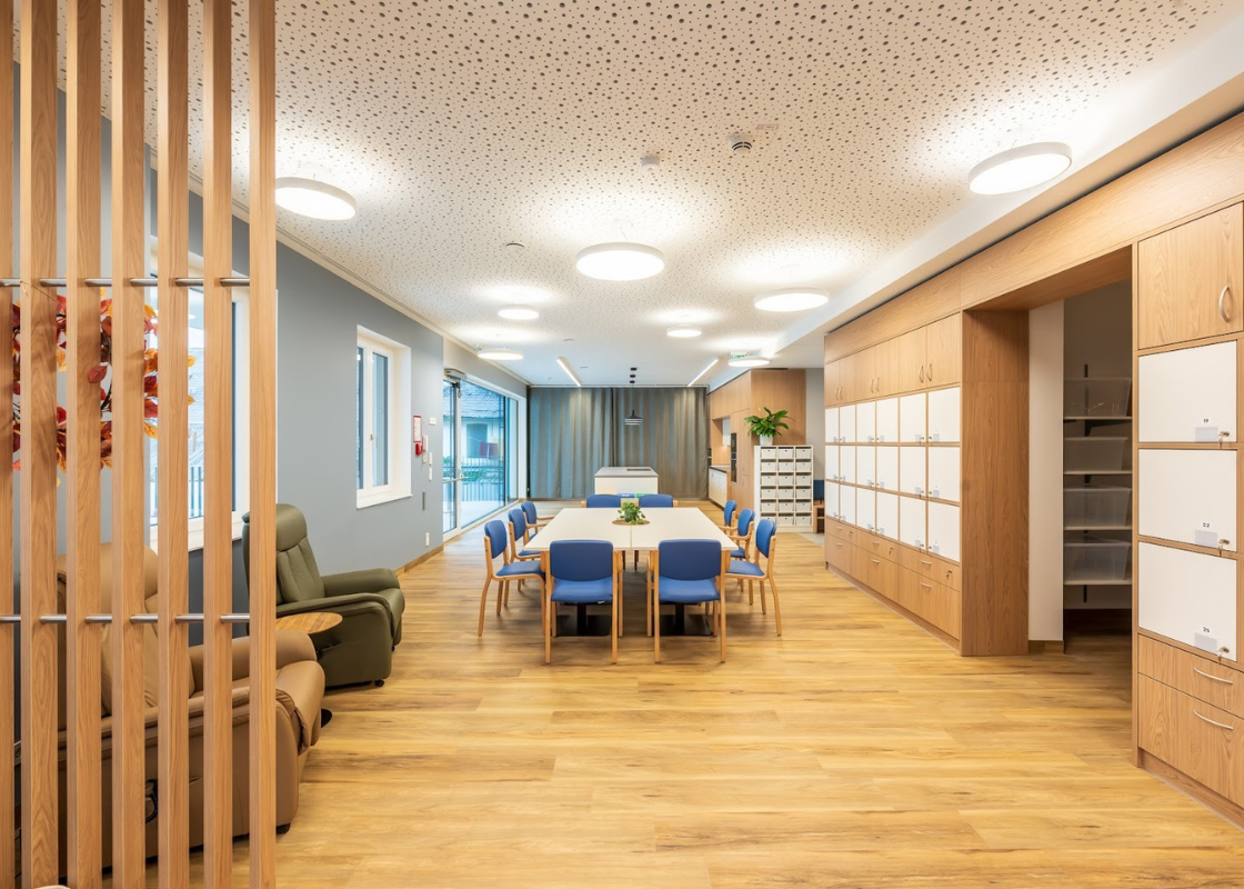 nursing-home-chairs-4