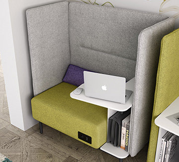 Divano e poltrona lounge con tavolo per lavorare | Around Box by Leyform