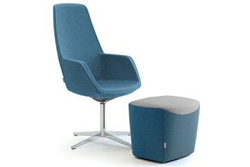 Poltrona lounge relax con pouf dal design minimal Gaia