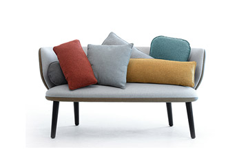 Cuscini per divani, poltrone e pouf per hall open space, atrio, ingresso hotel e albergo