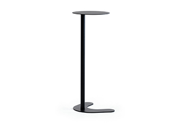 Tavolo freestanding per pouf e poltrona dal design minimal Orion