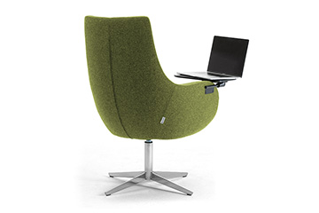 Sedie e poltrone lounge con tavolo per laptop incorporato