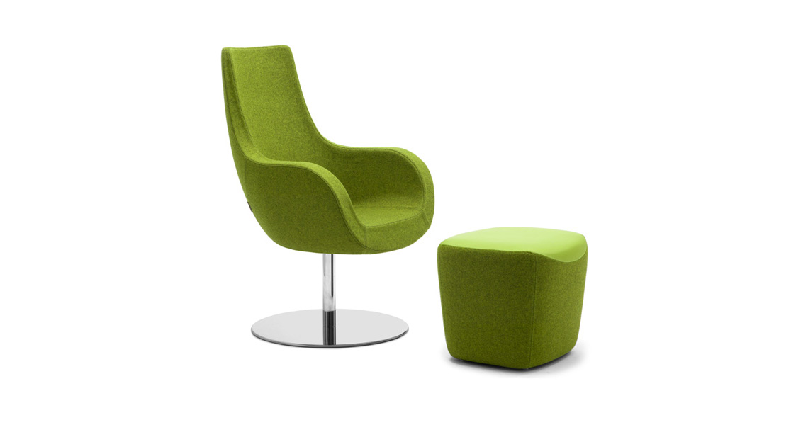 poltrona relax lounge egg chair dal design a uovo con trespolo a calice e appoggia-piedi Victoria
