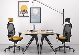 sedia ergonomica per ufficio e studio con rete bianca e stile moderno Active-RE