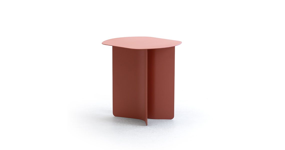 coloured-coffee-table-modern-metal-slim-img-03