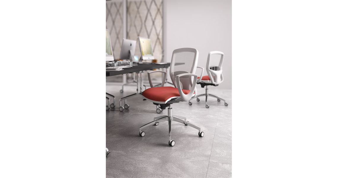 white-or-grey-task-office-chairs-w-mesh-sprint-re