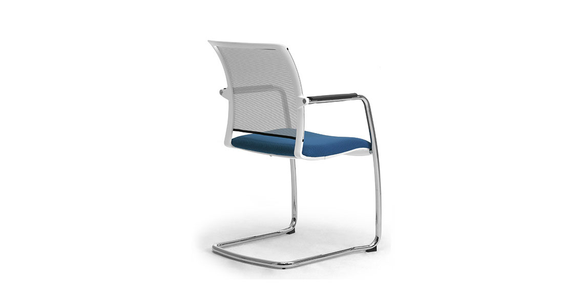 visitor-cantilever-chairs-w-mesh-cometa-relax